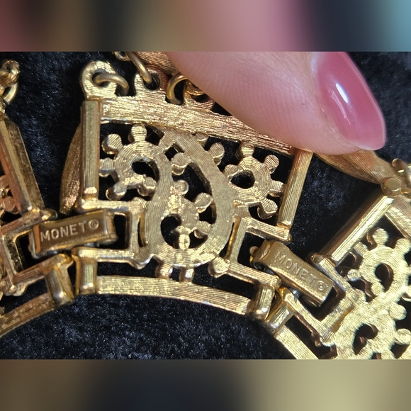 VTG RUNWAY '73 MONET PAISLEY DANGLE BIB Necklace - Picture 4 of 4